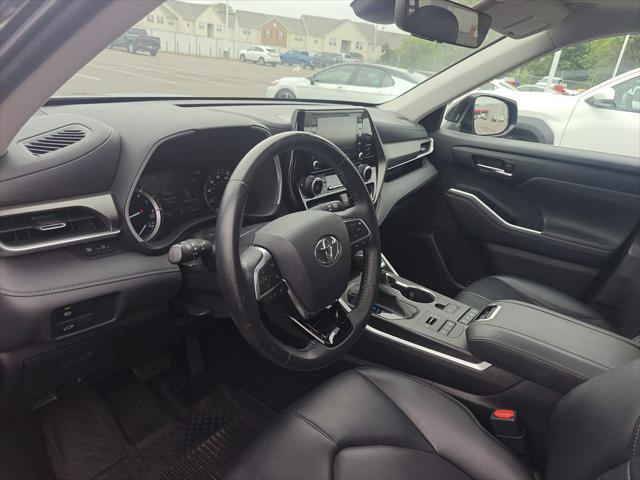 used 2020 Toyota Highlander car, priced at $26,995