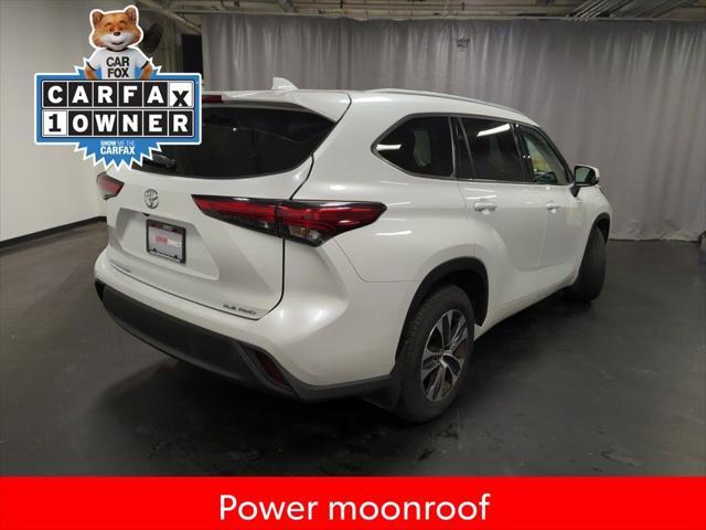 used 2022 Toyota Highlander car, priced at $27,500