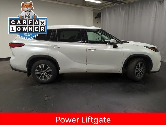 used 2022 Toyota Highlander car, priced at $27,500