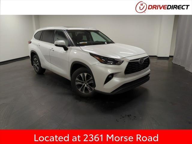 used 2022 Toyota Highlander car, priced at $27,500