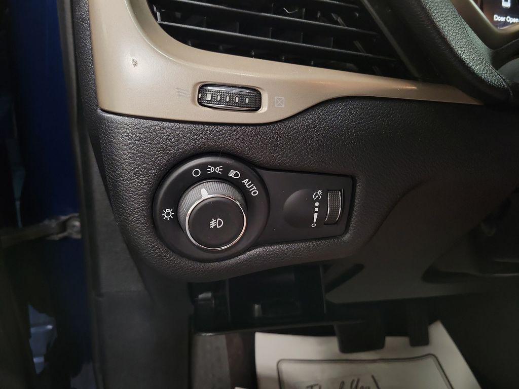 used 2018 Jeep Cherokee car, priced at $9,499