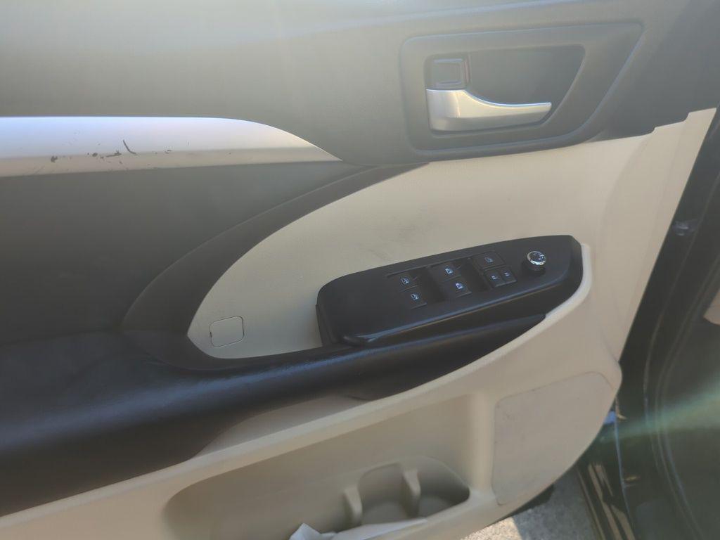 used 2019 Toyota Highlander car, priced at $19,995