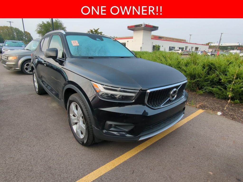 used 2022 Volvo XC40 car, priced at $22,995
