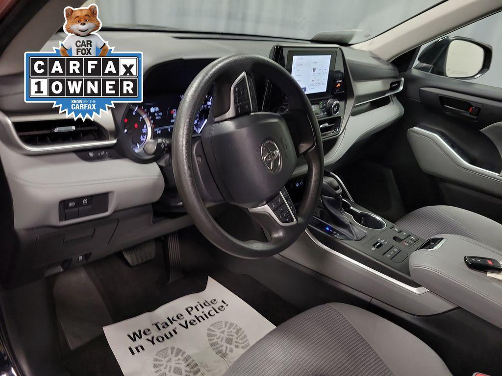 used 2023 Toyota Highlander car, priced at $31,995