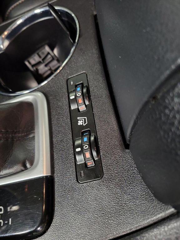 used 2019 Toyota Highlander Hybrid car, priced at $31,994