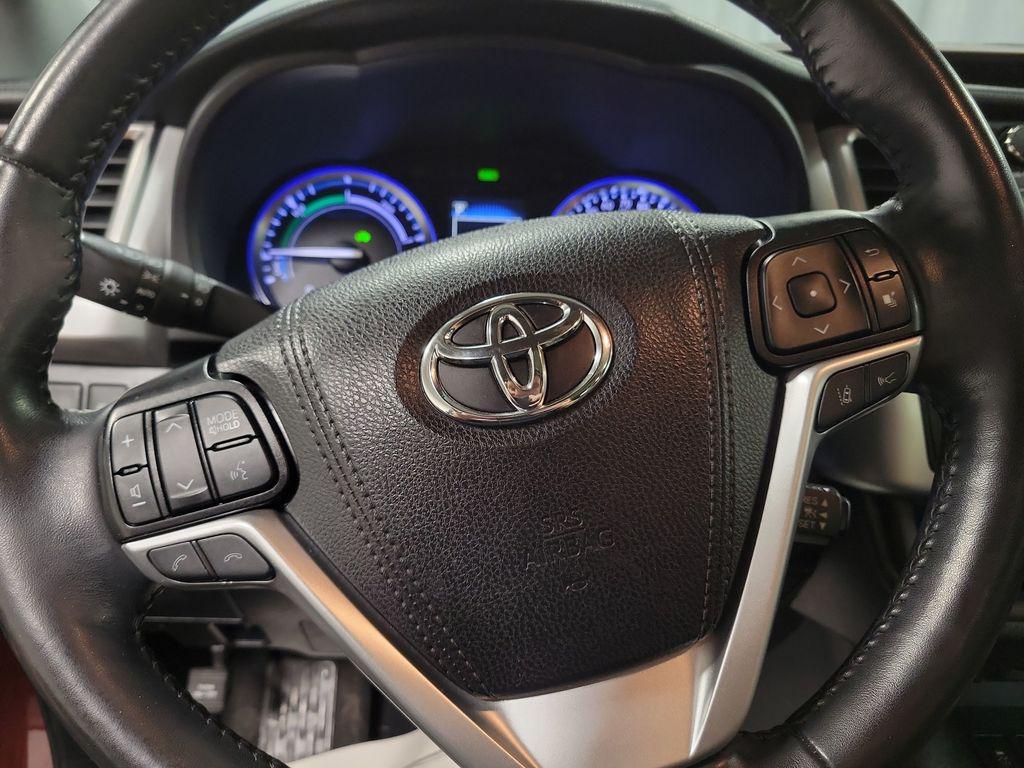 used 2019 Toyota Highlander Hybrid car, priced at $31,994