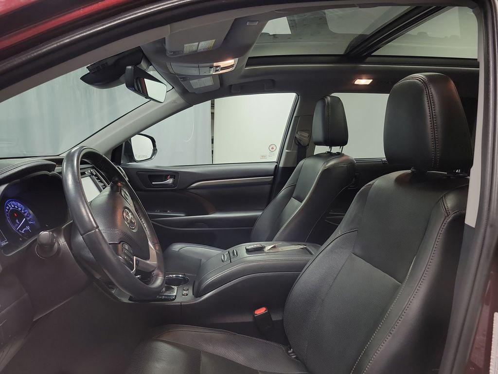used 2019 Toyota Highlander Hybrid car, priced at $31,994