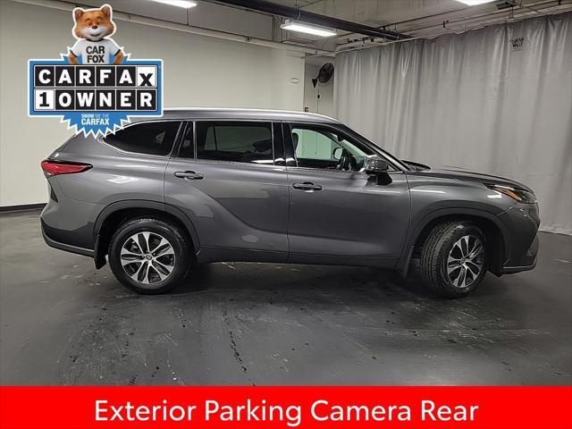 used 2022 Toyota Highlander car, priced at $31,995