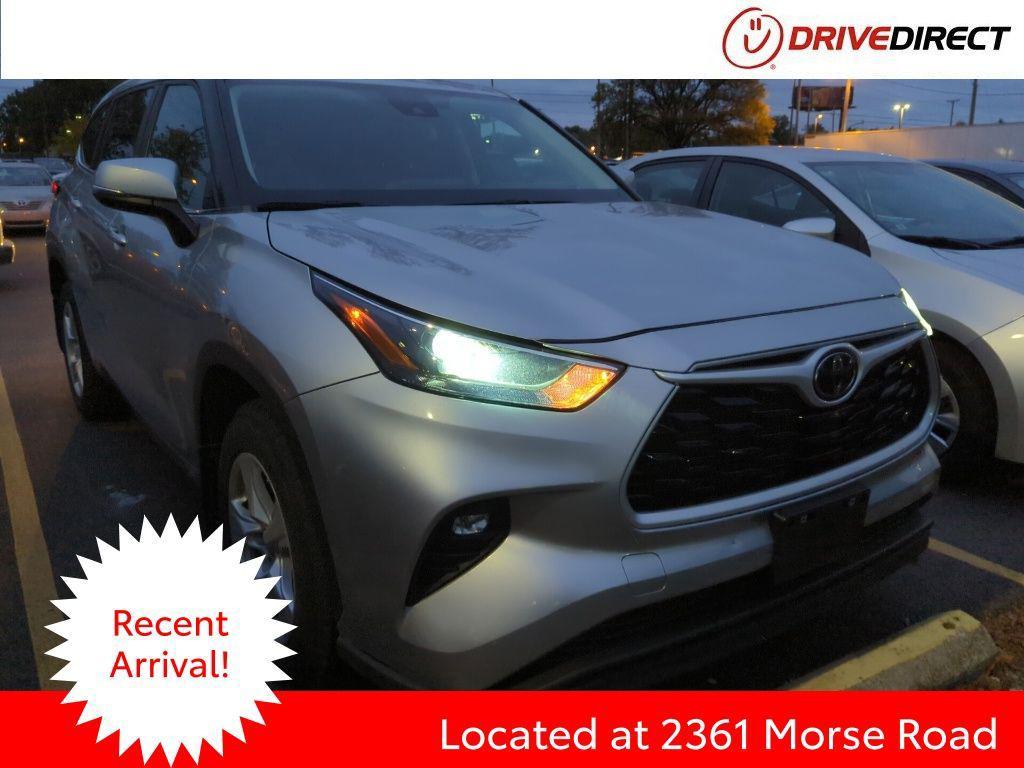 used 2024 Toyota Highlander car, priced at $32,995