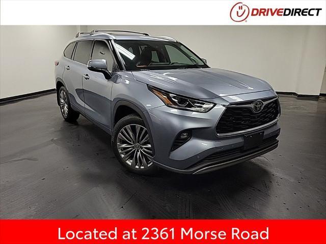 used 2022 Toyota Highlander car, priced at $41,995