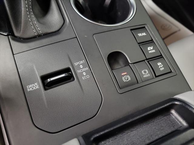 used 2023 Toyota Highlander Hybrid car, priced at $34,995