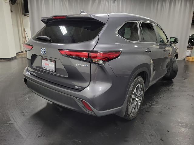 used 2023 Toyota Highlander Hybrid car, priced at $34,995