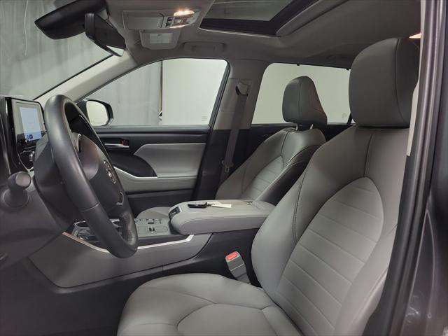 used 2023 Toyota Highlander Hybrid car, priced at $34,995