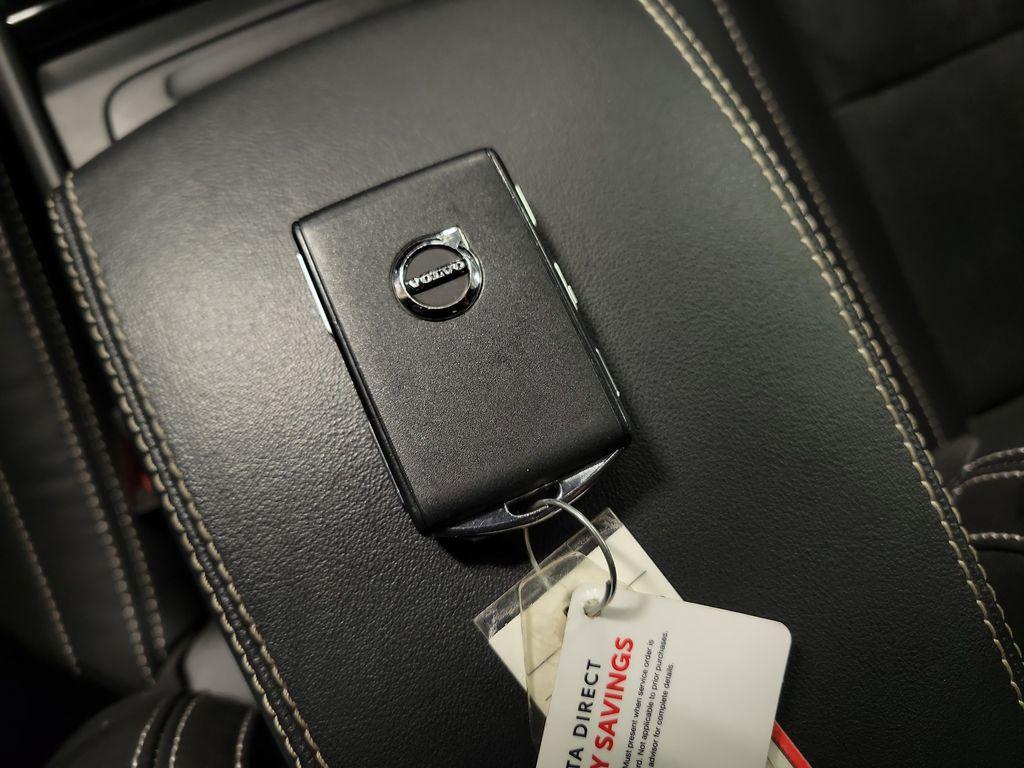 used 2021 Volvo XC40 car, priced at $20,995
