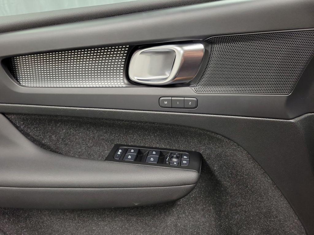 used 2021 Volvo XC40 car, priced at $20,995