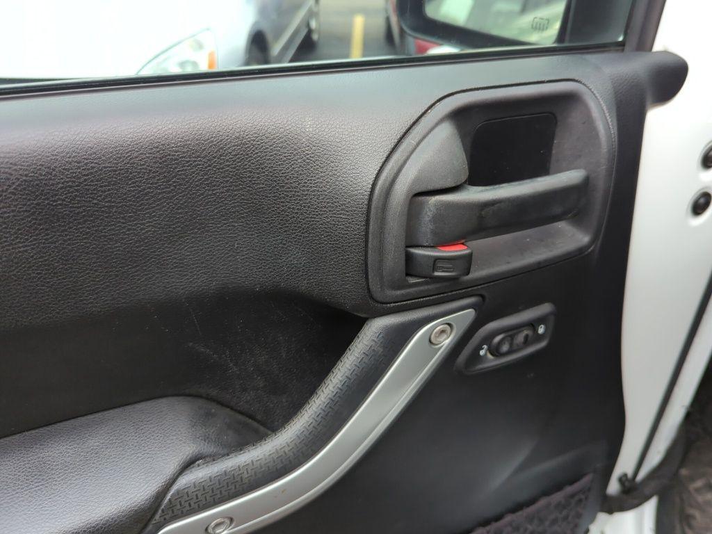 used 2015 Jeep Wrangler Unlimited car, priced at $17,995