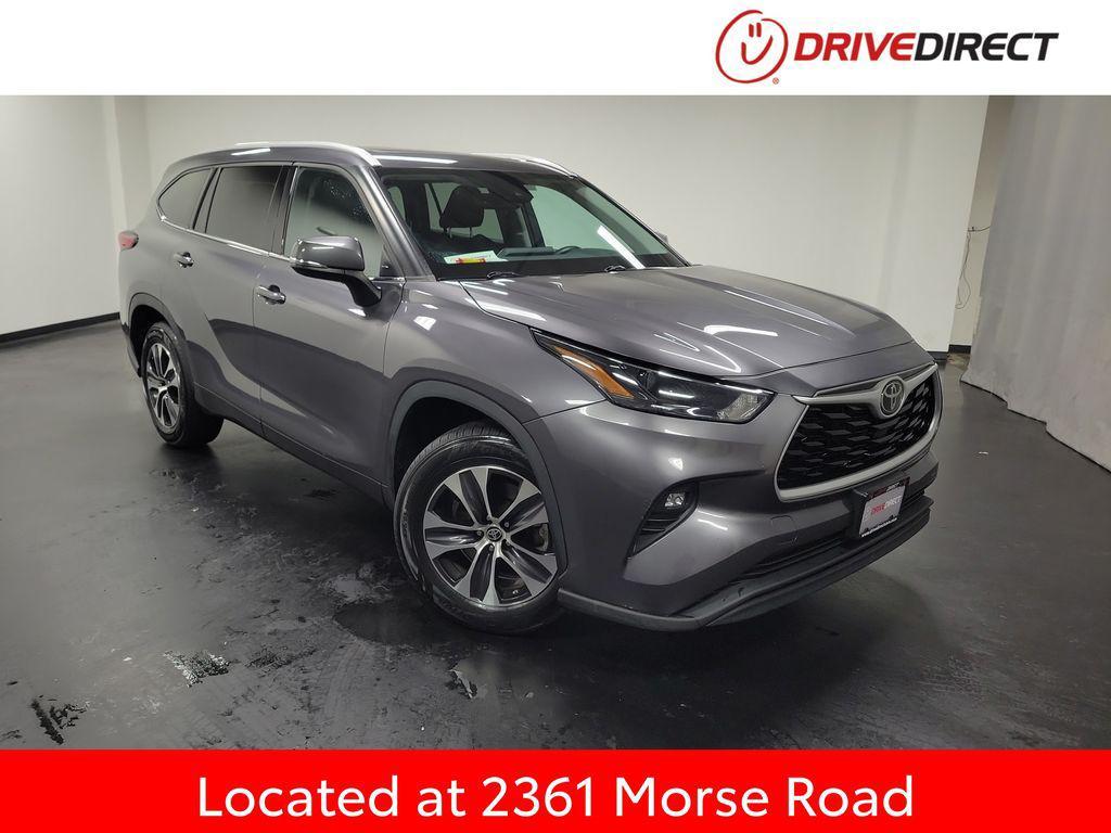 used 2022 Toyota Highlander car, priced at $31,500