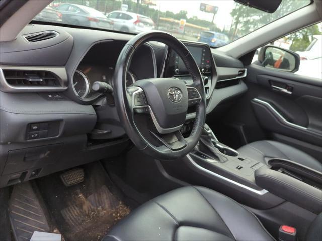 used 2022 Toyota Highlander car, priced at $31,995