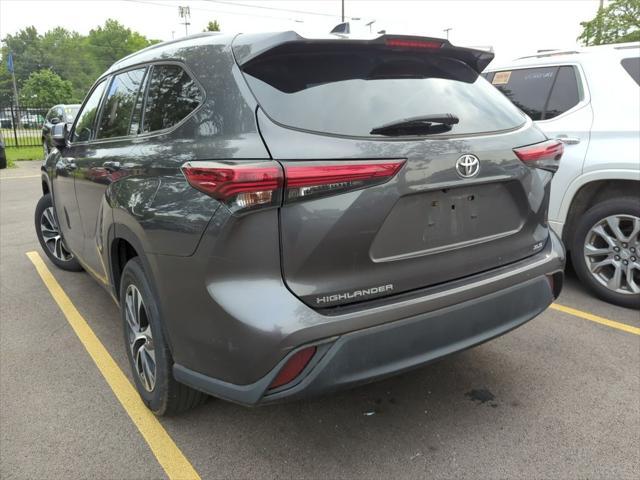 used 2022 Toyota Highlander car, priced at $31,995