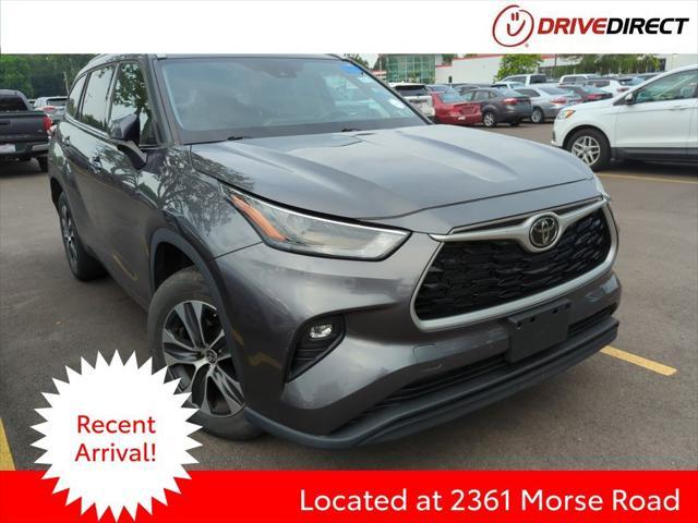 used 2022 Toyota Highlander car, priced at $31,995