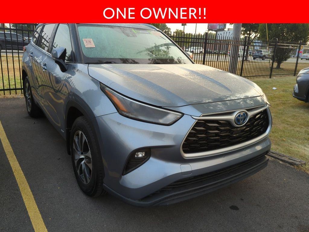 used 2022 Toyota Highlander Hybrid car, priced at $35,995