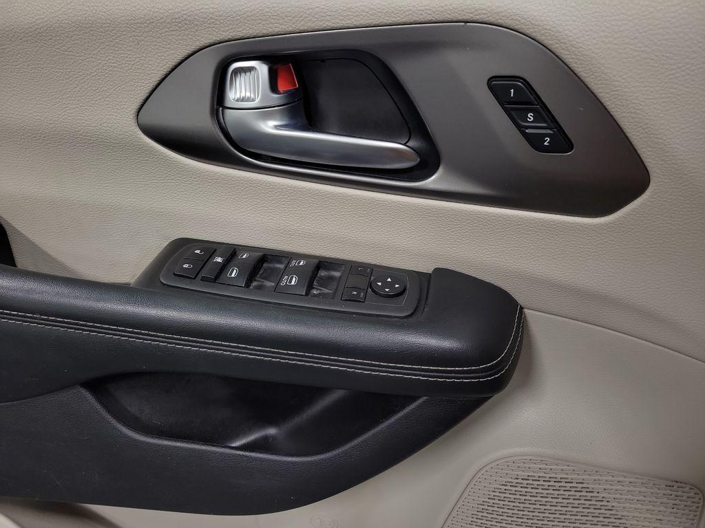 used 2021 Chrysler Pacifica car, priced at $18,500