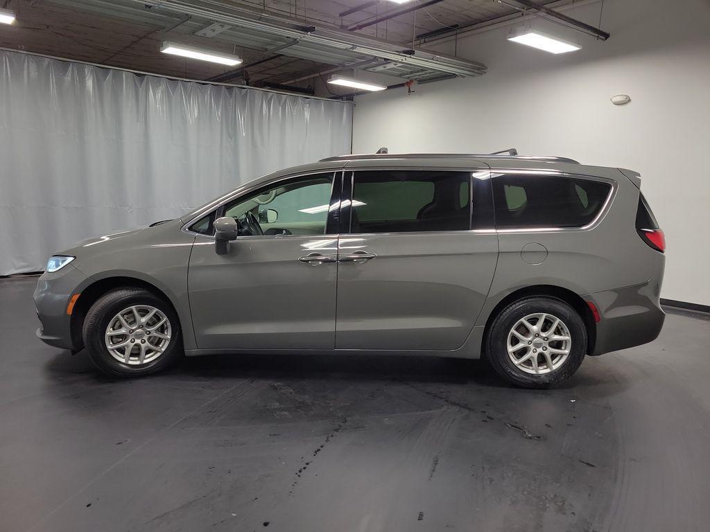 used 2021 Chrysler Pacifica car, priced at $18,500