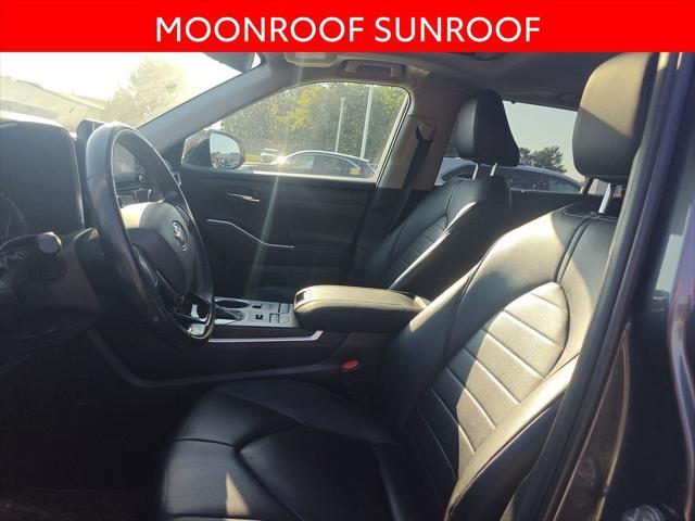 used 2020 Toyota Highlander car, priced at $27,995