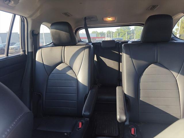 used 2020 Toyota Highlander car, priced at $27,995