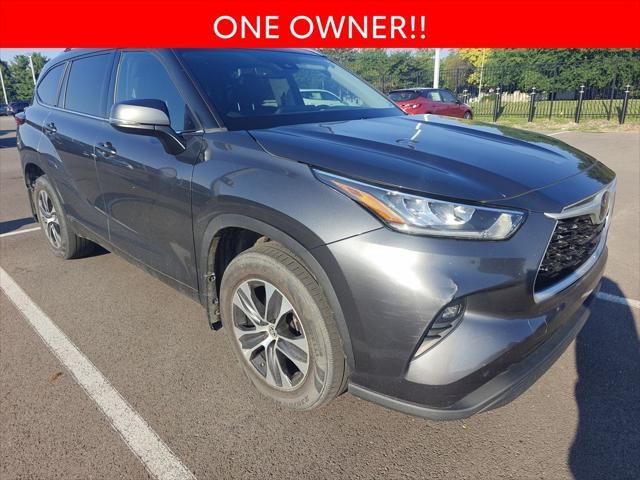 used 2020 Toyota Highlander car, priced at $27,995