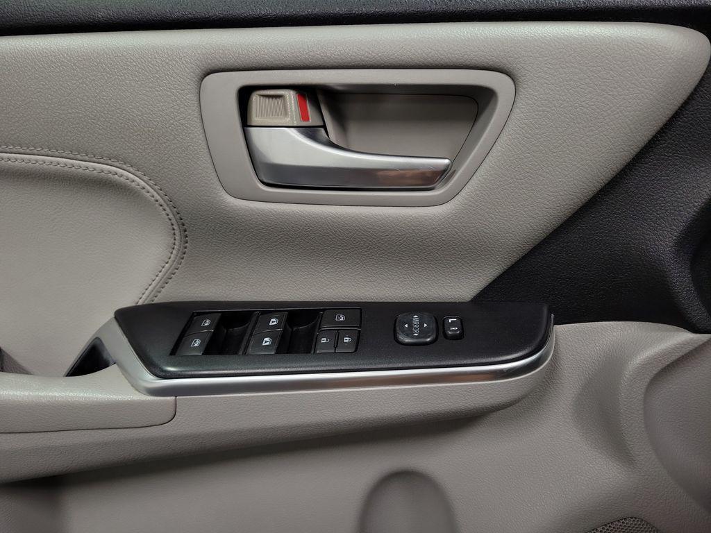 used 2015 Toyota Camry Hybrid car, priced at $8,995