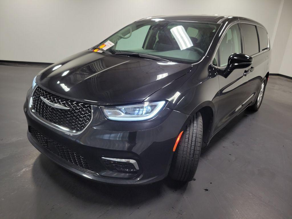 used 2024 Chrysler Pacifica car, priced at $26,995