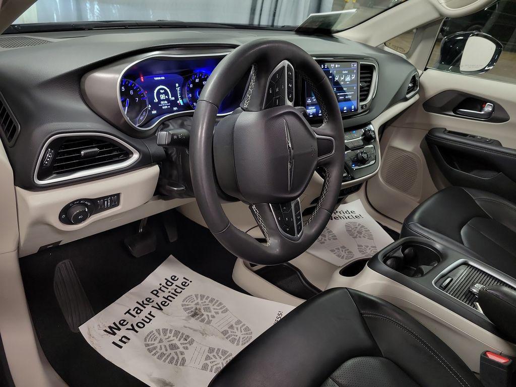 used 2024 Chrysler Pacifica car, priced at $26,995