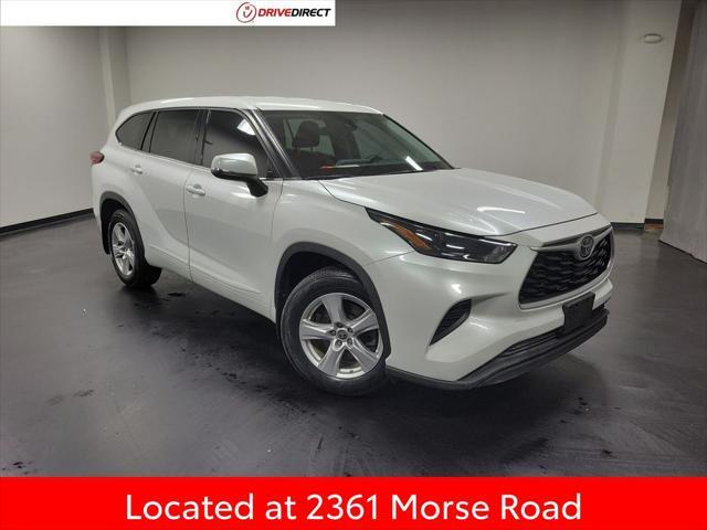 used 2022 Toyota Highlander car, priced at $27,500