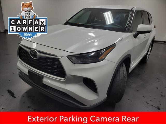 used 2022 Toyota Highlander car, priced at $27,500