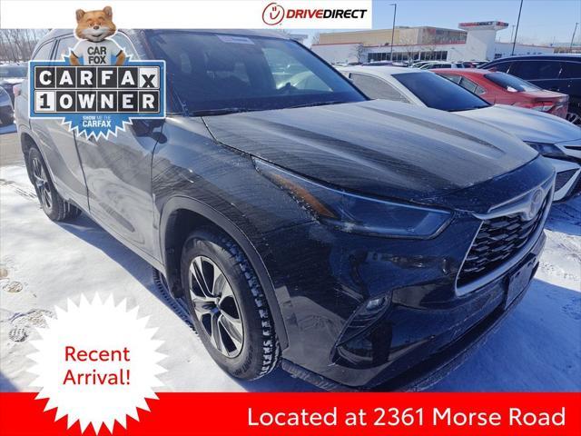 used 2021 Toyota Highlander car, priced at $30,995