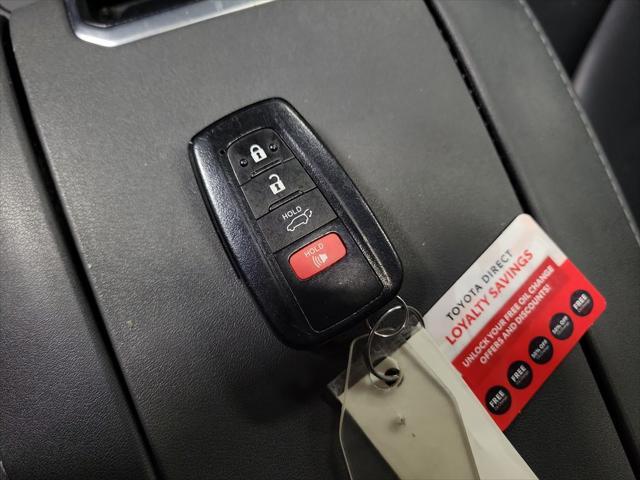 used 2021 Toyota Highlander Hybrid car, priced at $34,995