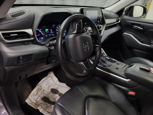 used 2021 Toyota Highlander Hybrid car, priced at $34,995