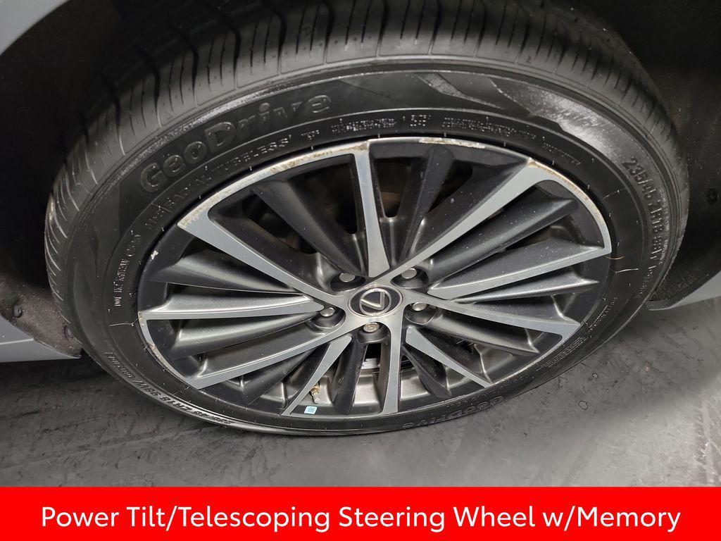 used 2023 Lexus ES 250 car, priced at $30,500