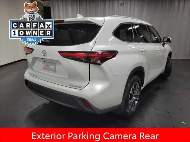 used 2022 Toyota Highlander car, priced at $34,995