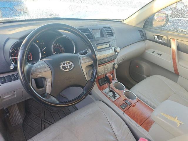 used 2009 Toyota Highlander car, priced at $8,995