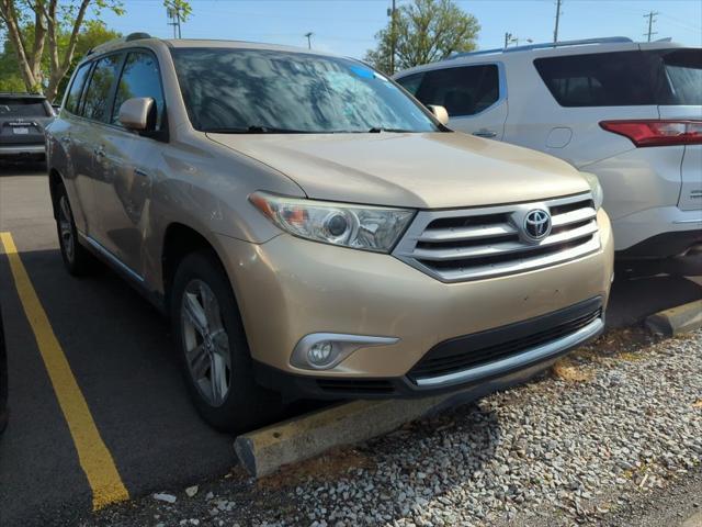 used 2013 Toyota Highlander car, priced at $12,995