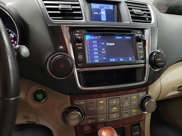 used 2013 Toyota Highlander car, priced at $12,995