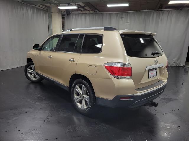 used 2013 Toyota Highlander car, priced at $12,995