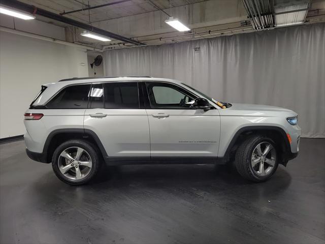 used 2022 Jeep Grand Cherokee car, priced at $27,995