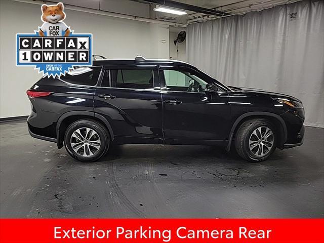 used 2022 Toyota Highlander car, priced at $26,995