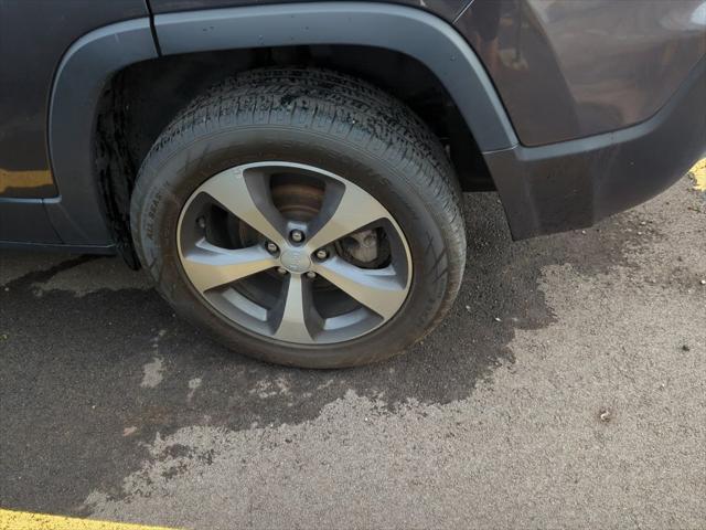 used 2020 Jeep Cherokee car, priced at $13,500