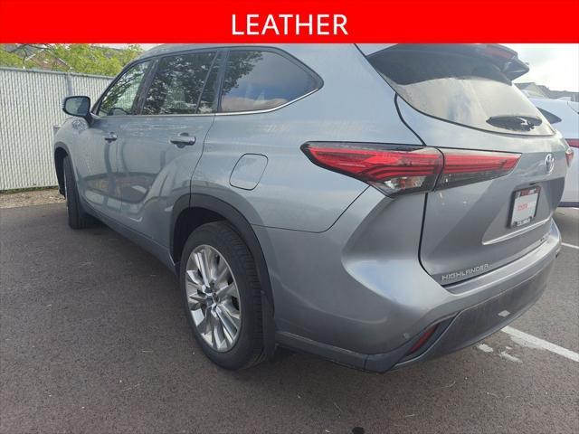 used 2021 Toyota Highlander car, priced at $36,995
