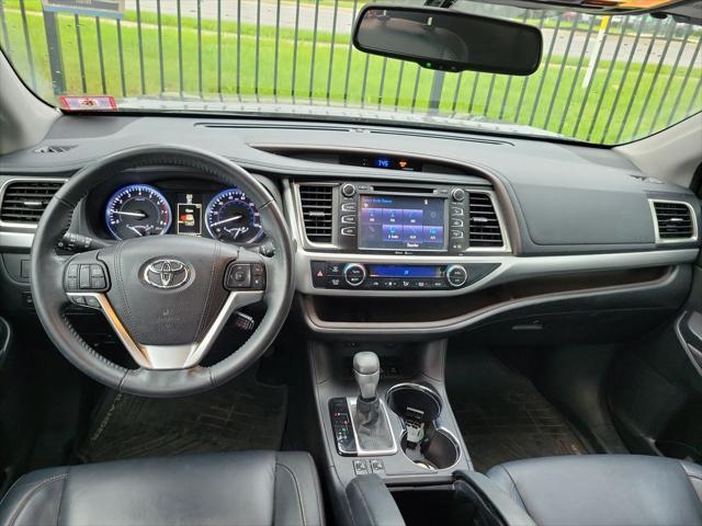 used 2015 Toyota Highlander car, priced at $17,995