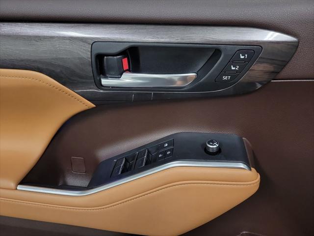 used 2021 Toyota Highlander car, priced at $35,994